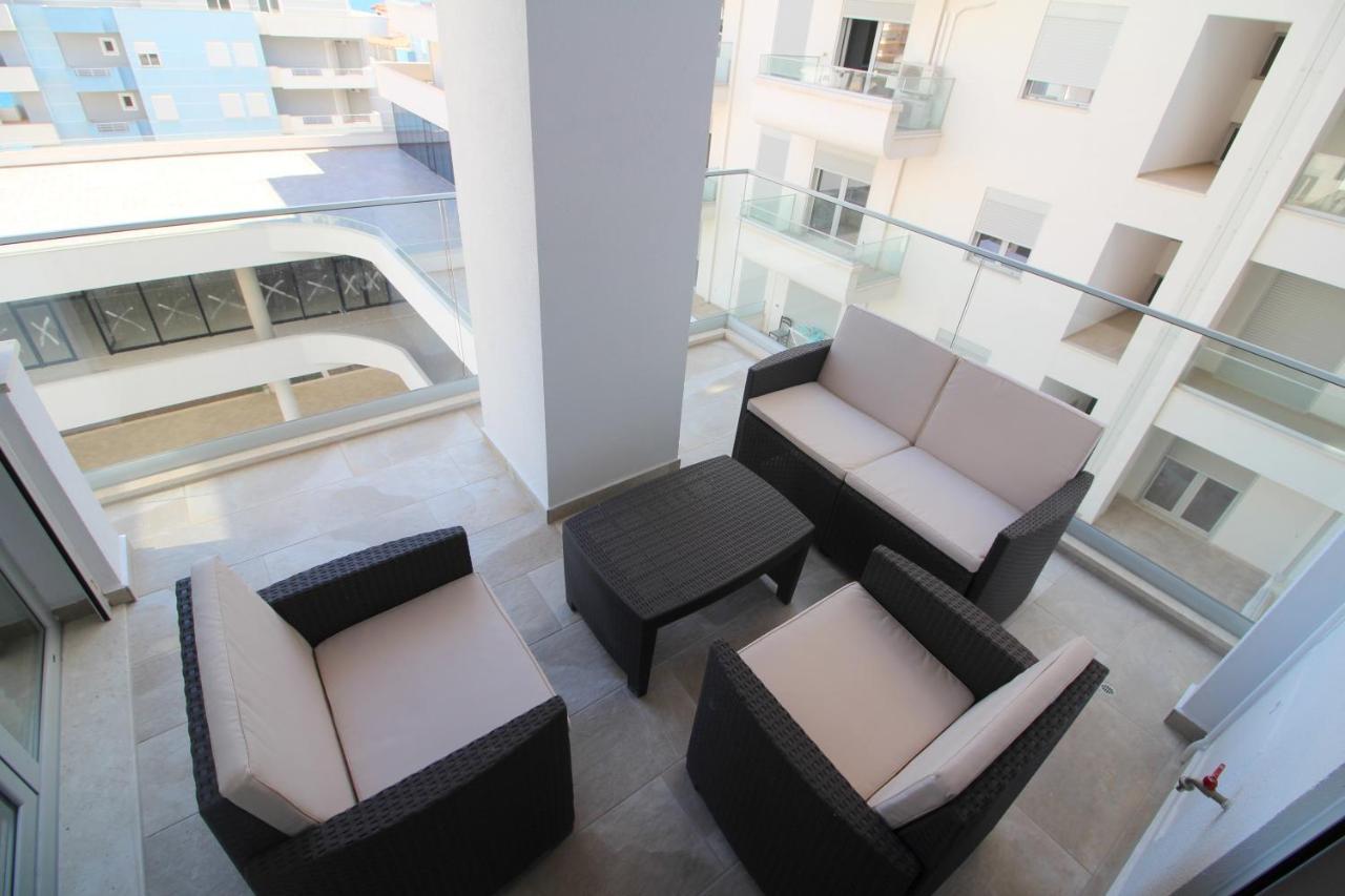 Luxury Sea View Apartaments Sarande Bagian luar foto