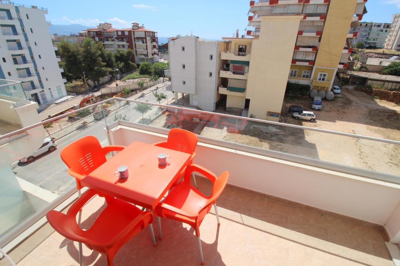 Luxury Sea View Apartaments Sarande Bagian luar foto