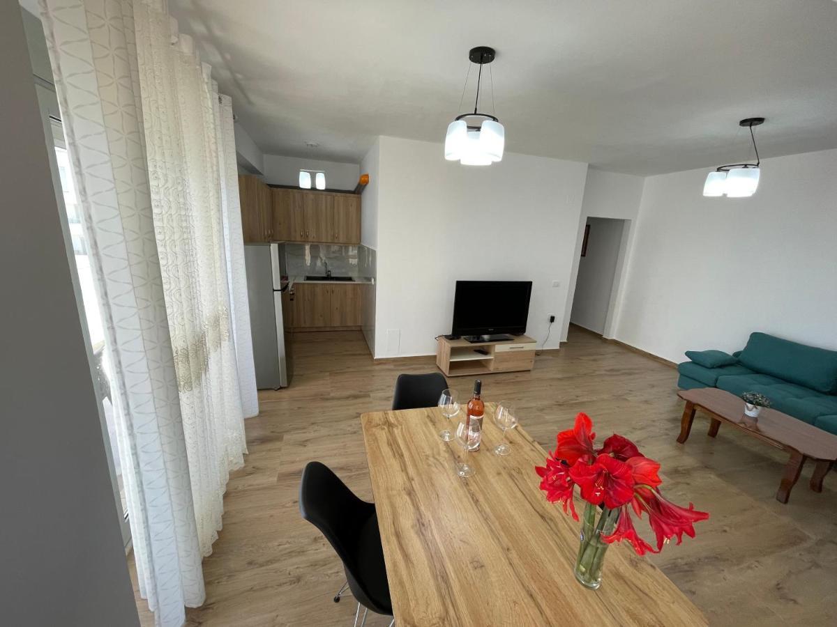 Luxury Sea View Apartaments Sarande Bagian luar foto