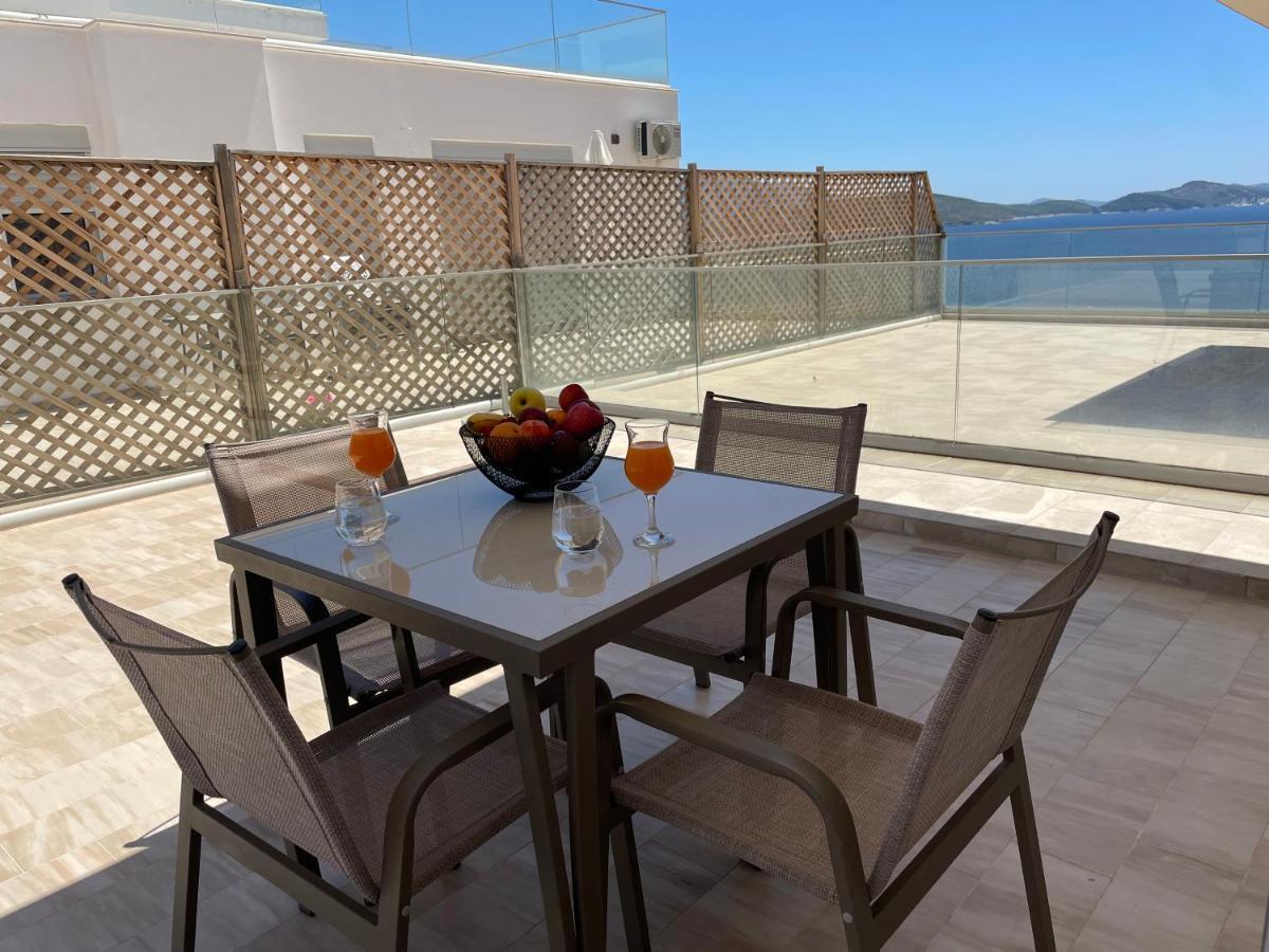 Luxury Sea View Apartaments Sarande Bagian luar foto