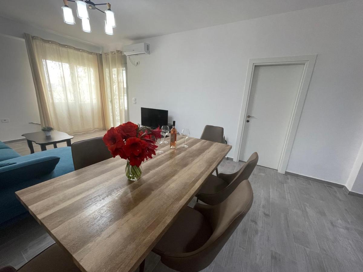 Luxury Sea View Apartaments Sarande Bagian luar foto