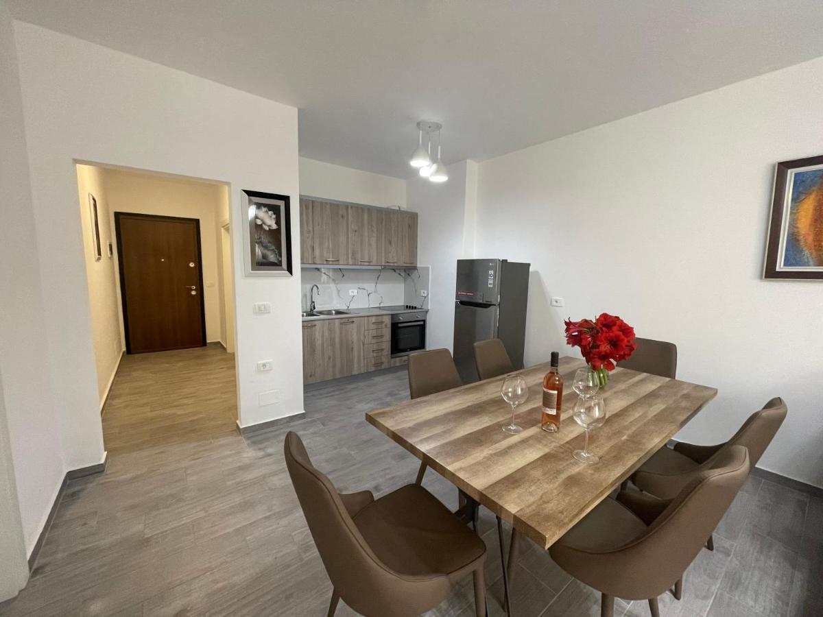 Luxury Sea View Apartaments Sarande Bagian luar foto