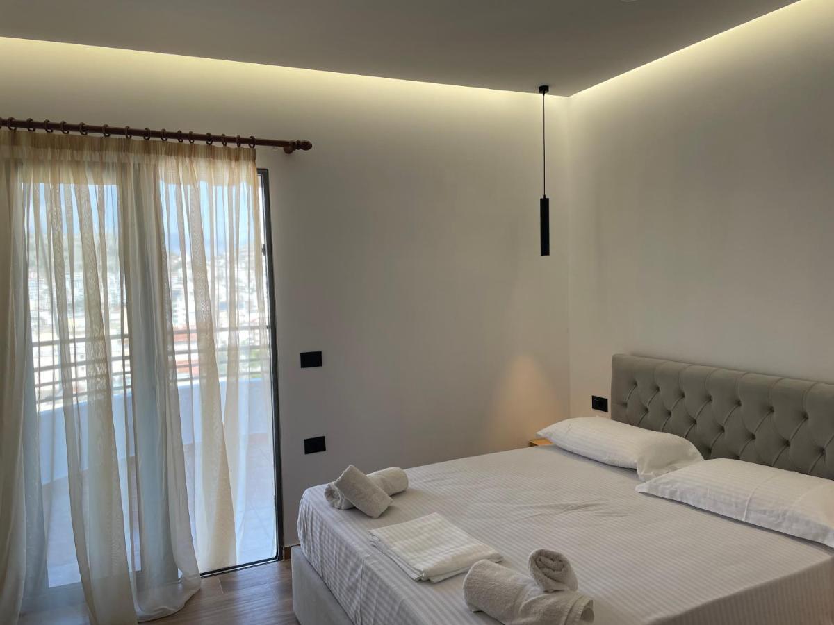Luxury Sea View Apartaments Sarande Bagian luar foto