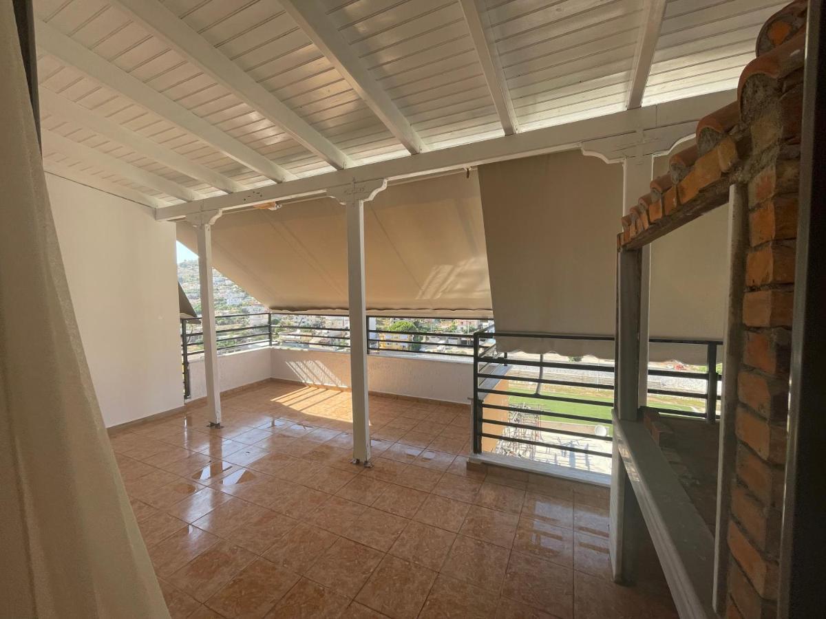 Luxury Sea View Apartaments Sarande Bagian luar foto