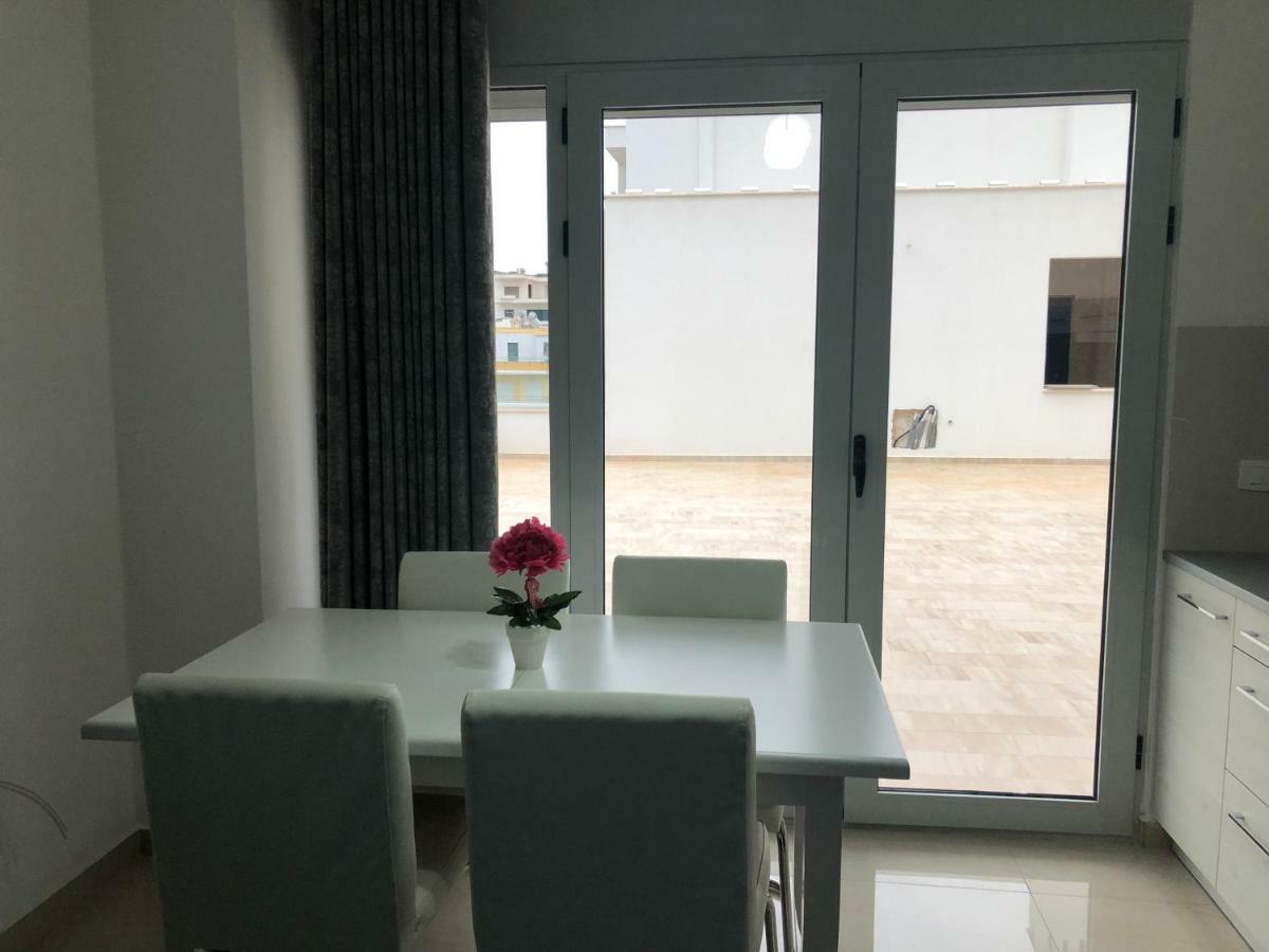 Luxury Sea View Apartaments Sarande Bagian luar foto