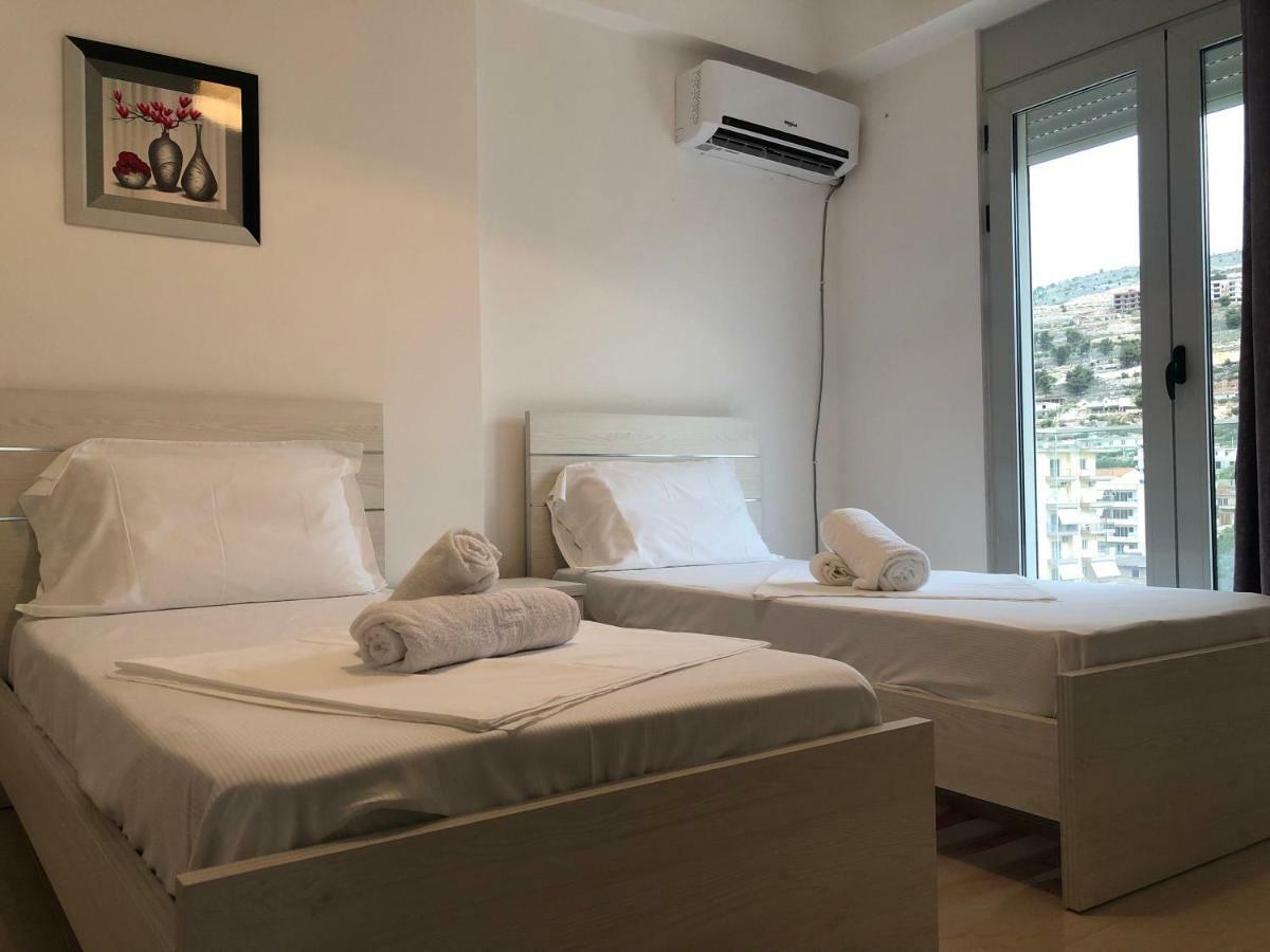 Luxury Sea View Apartaments Sarande Bagian luar foto