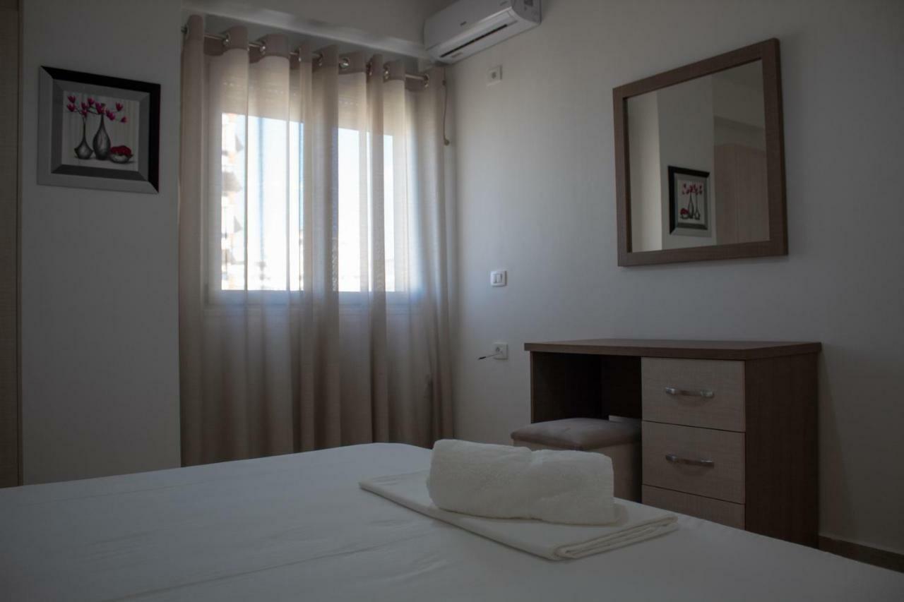 Luxury Sea View Apartaments Sarande Bagian luar foto