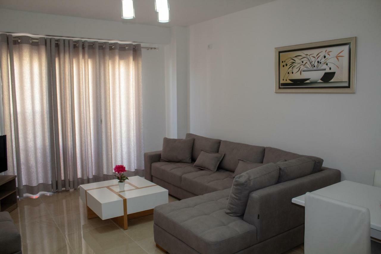 Luxury Sea View Apartaments Sarande Bagian luar foto
